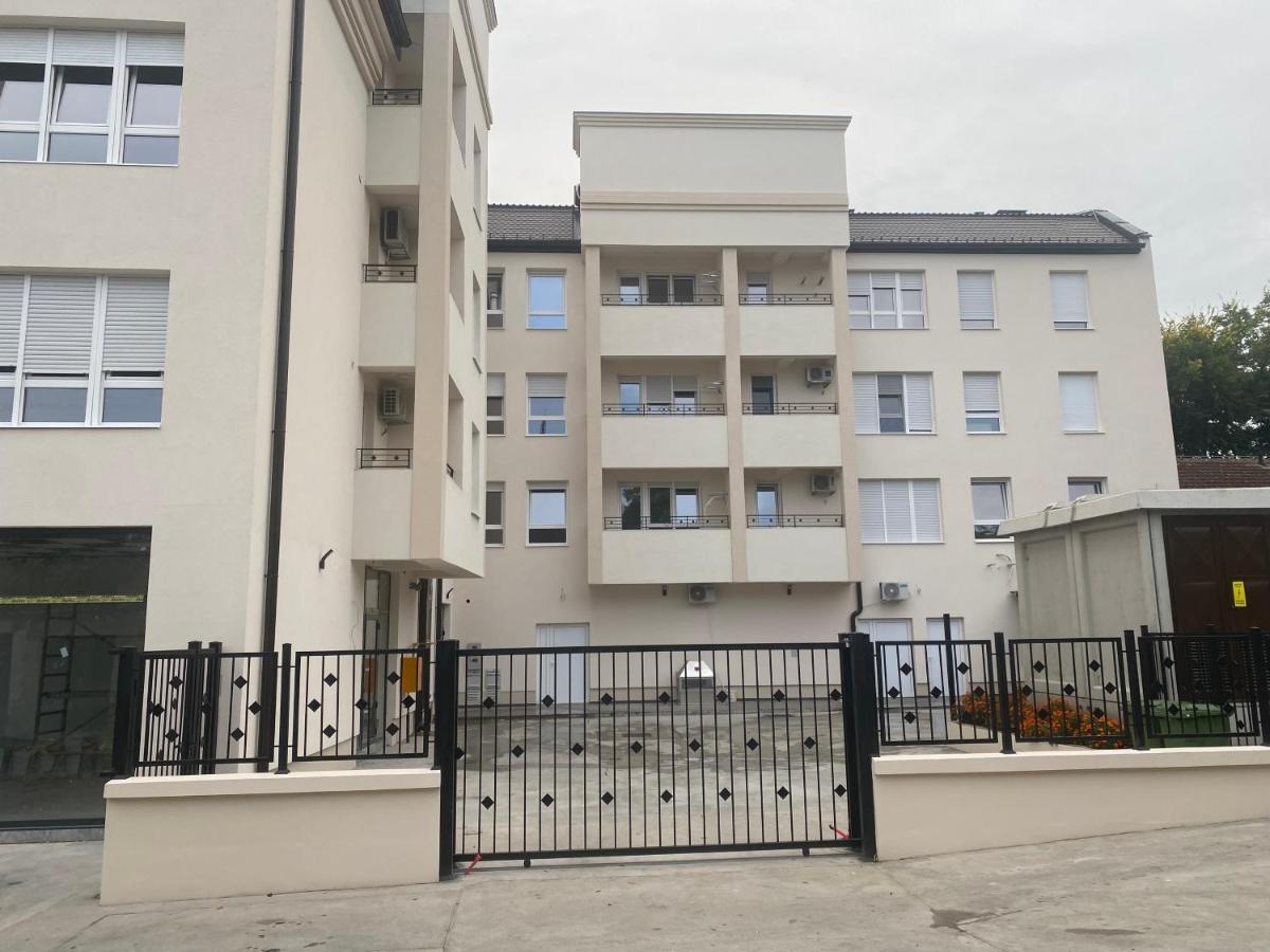 Apartman Mdb Lux Subotica Ngoại thất bức ảnh